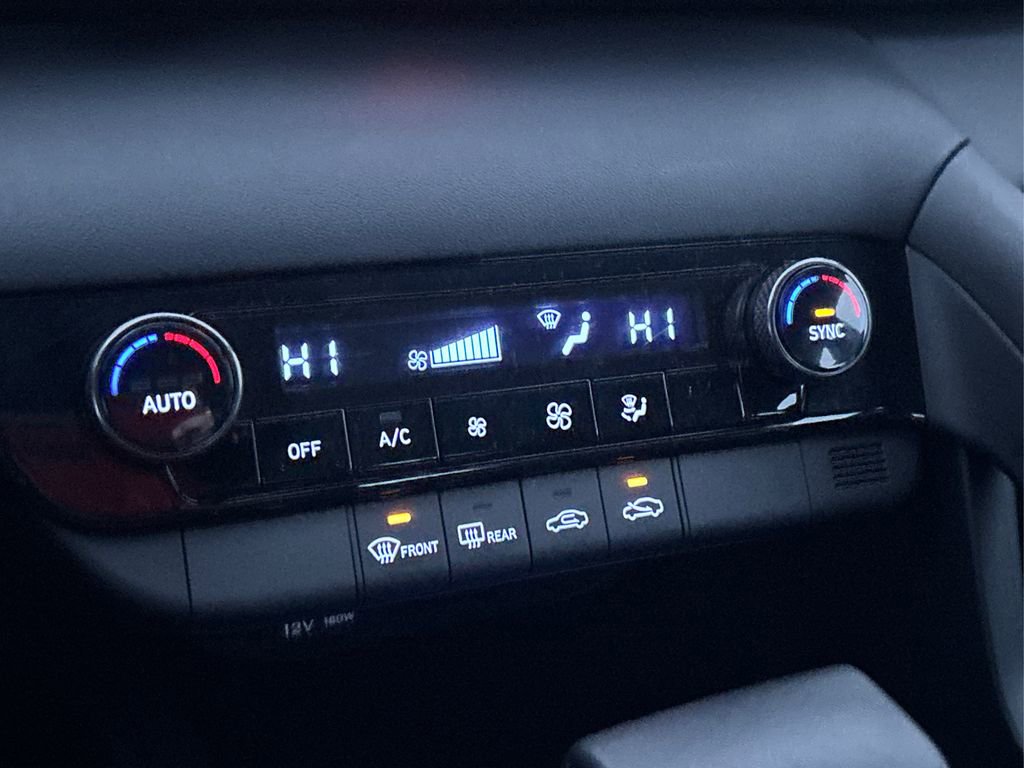 Used 2025 Hyundai Elantra Sport image 31