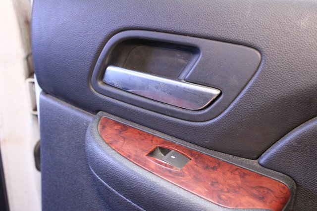 Used 2010 Chevrolet Suburban 2500 LT image 13