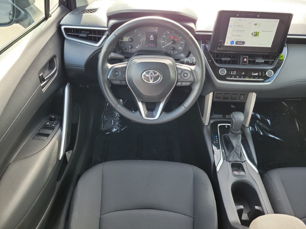 Used 2025 Toyota Corolla Cross LE w/ Moonroof Package FWD image 14