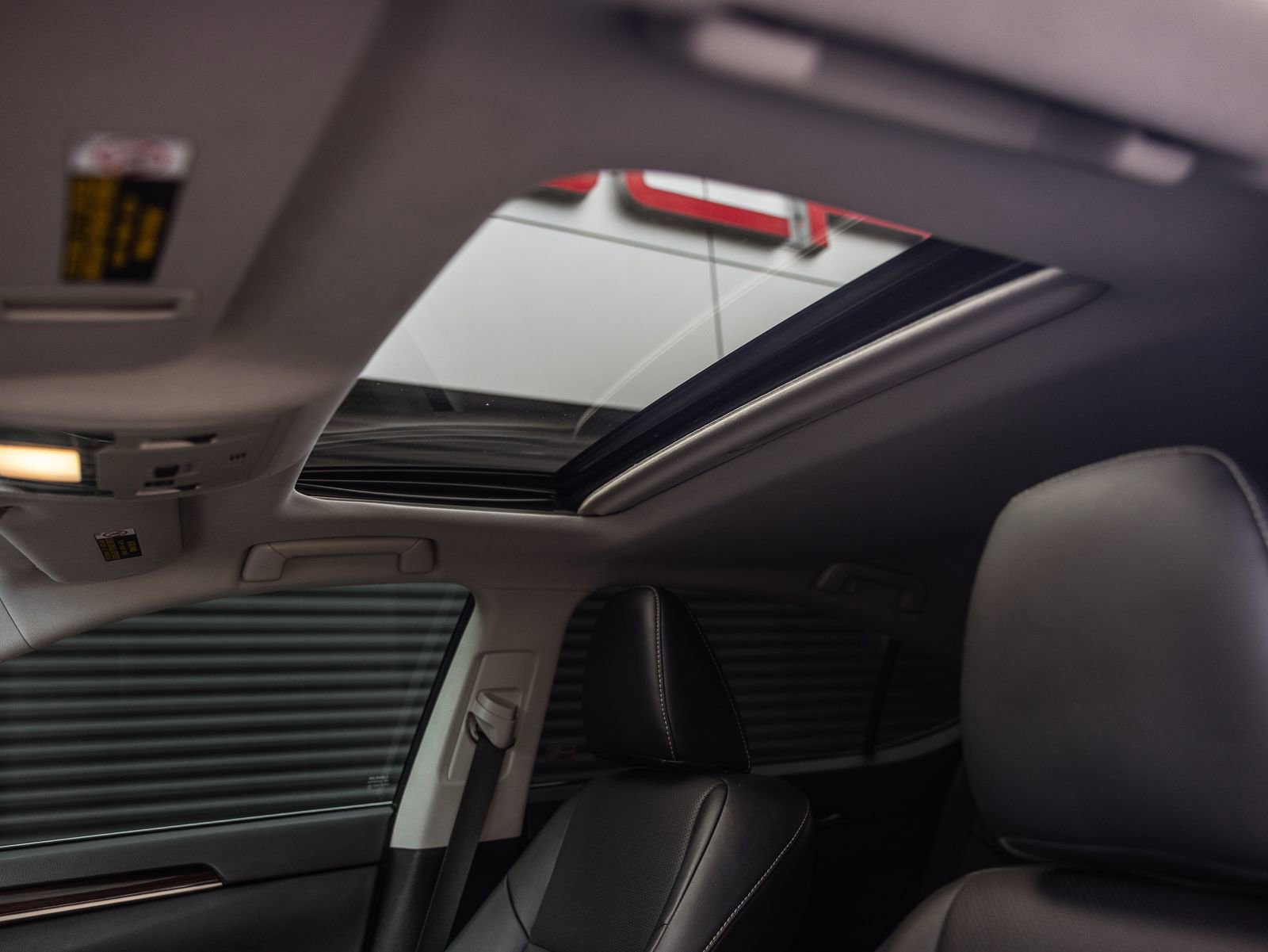 Used 2016 Lexus ES 350 w/ Navigation System Package image 18