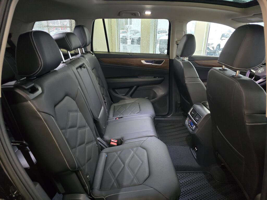 New 2026 Volkswagen Atlas SEL Premium R-Line image 32