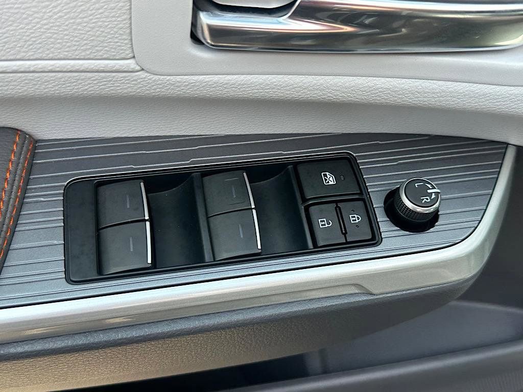 Certified 2022 Toyota Sienna XSE AWD/4WD image 16