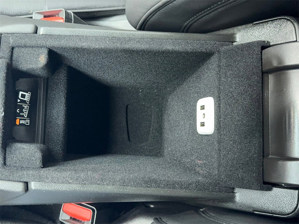 Used 2017 Cadillac XT5 Platinum image 31