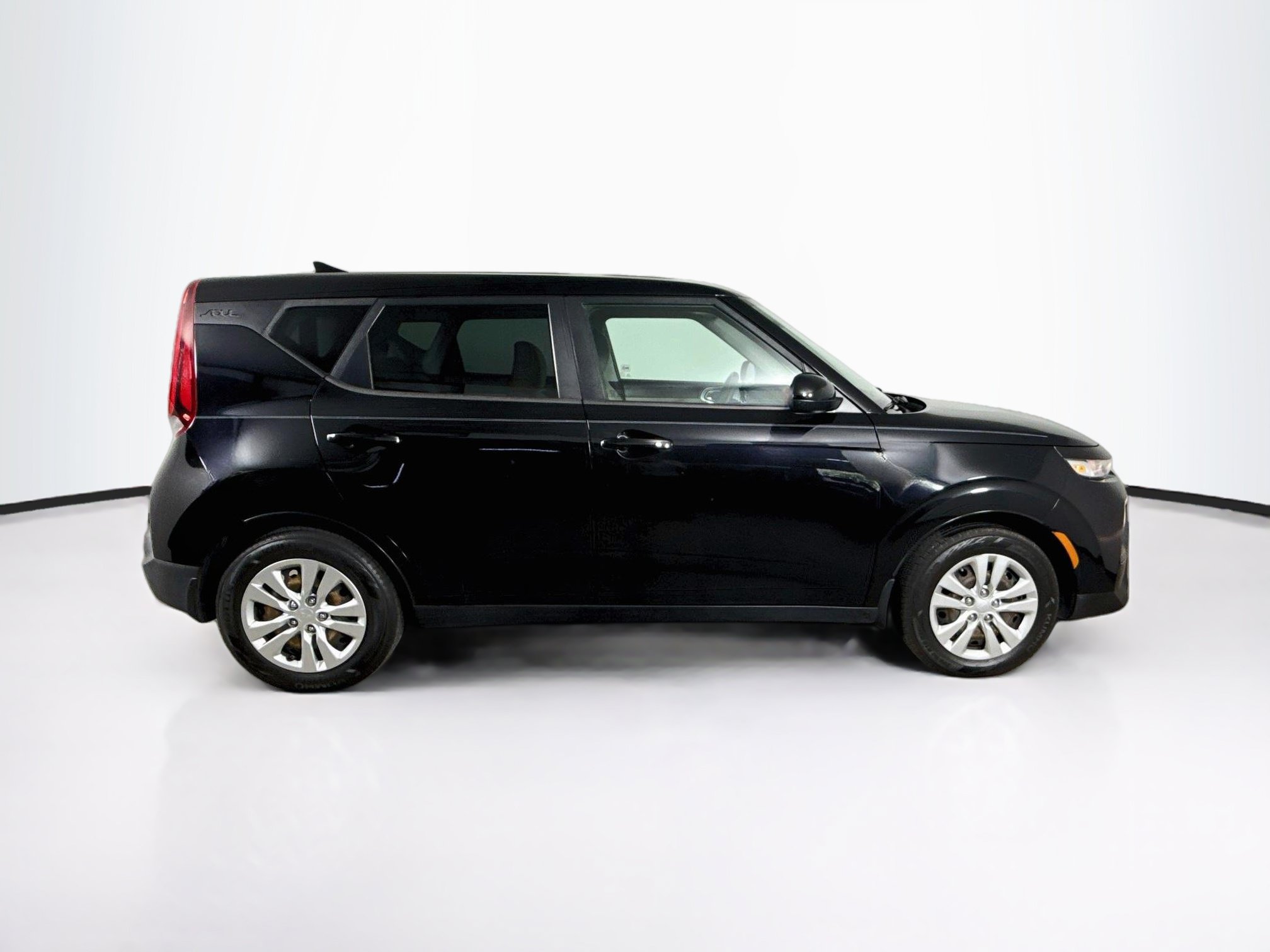 Used 2020 Kia Soul LX FWD image 2