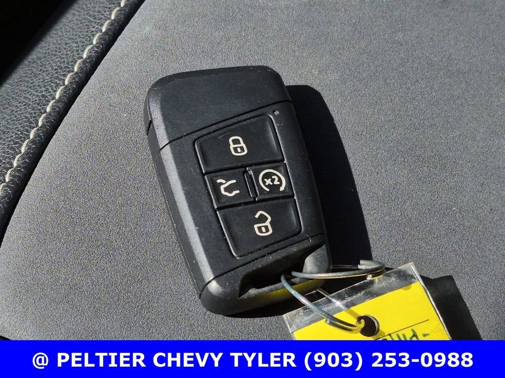 Used 2023 Volkswagen Taos SE w/ Black Wheel Package image 37