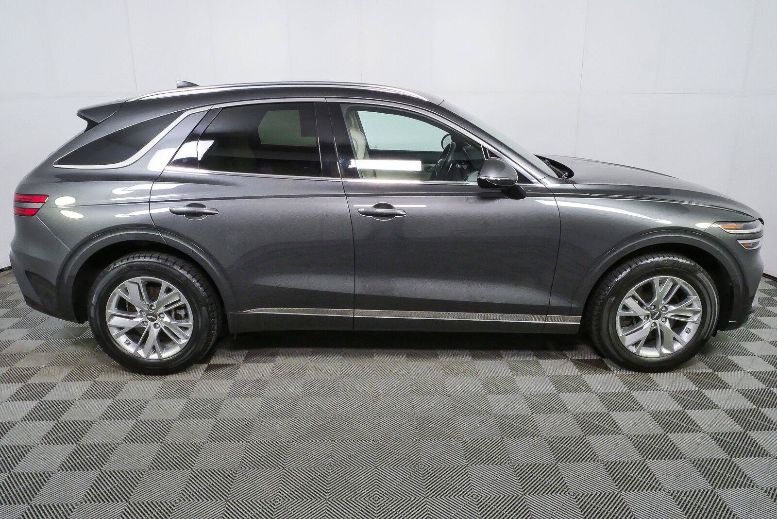 Used 2023 Genesis GV70 2.5T AWD/4WD image 2