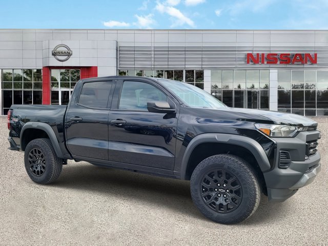 Used 2023 Chevrolet Colorado Trail Boss image 2