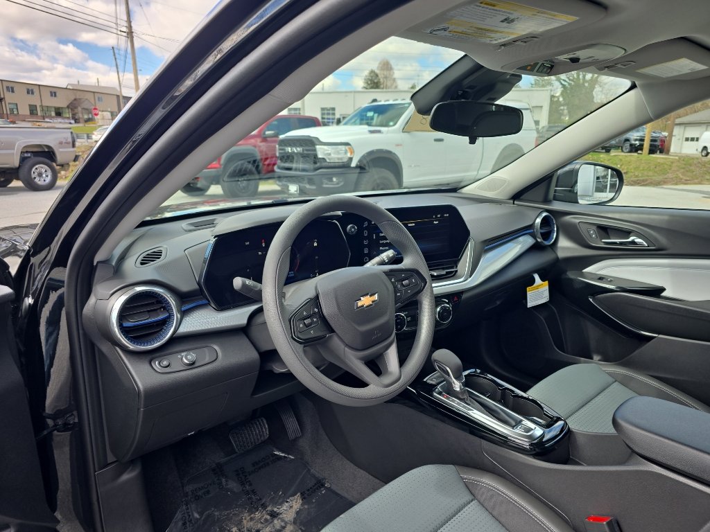 New 2026 Chevrolet Trax LT image 9