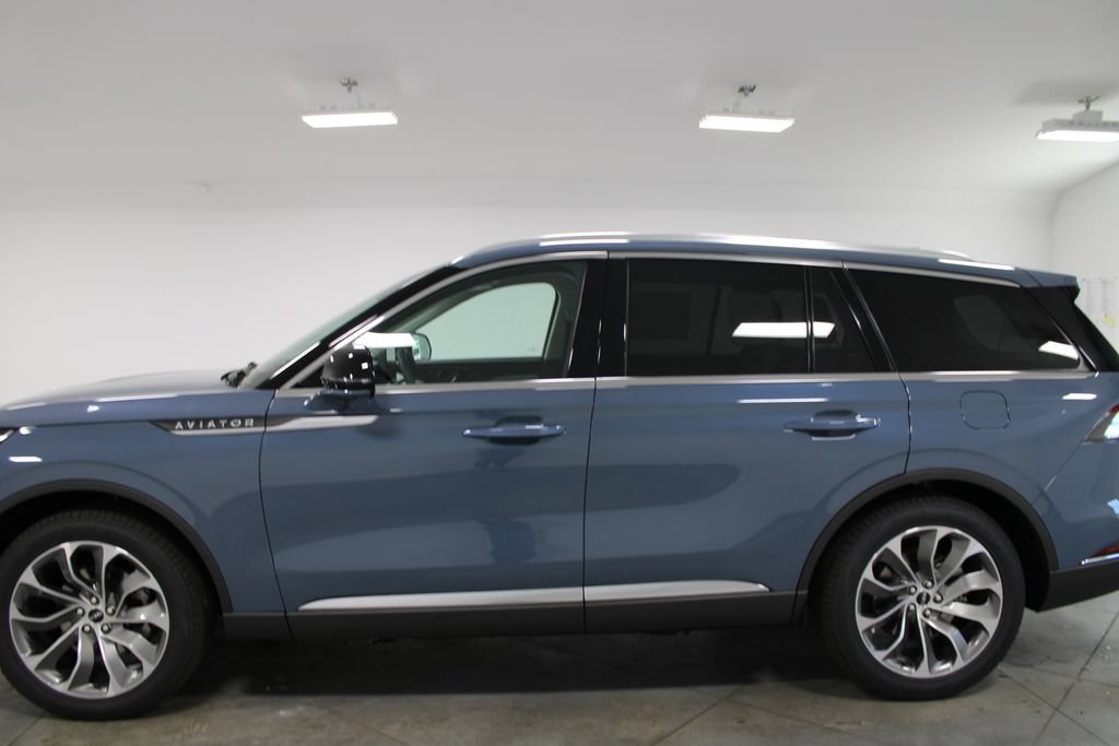 New 2026 Lincoln Aviator Reserve w/ Illumination Package RWD image 4