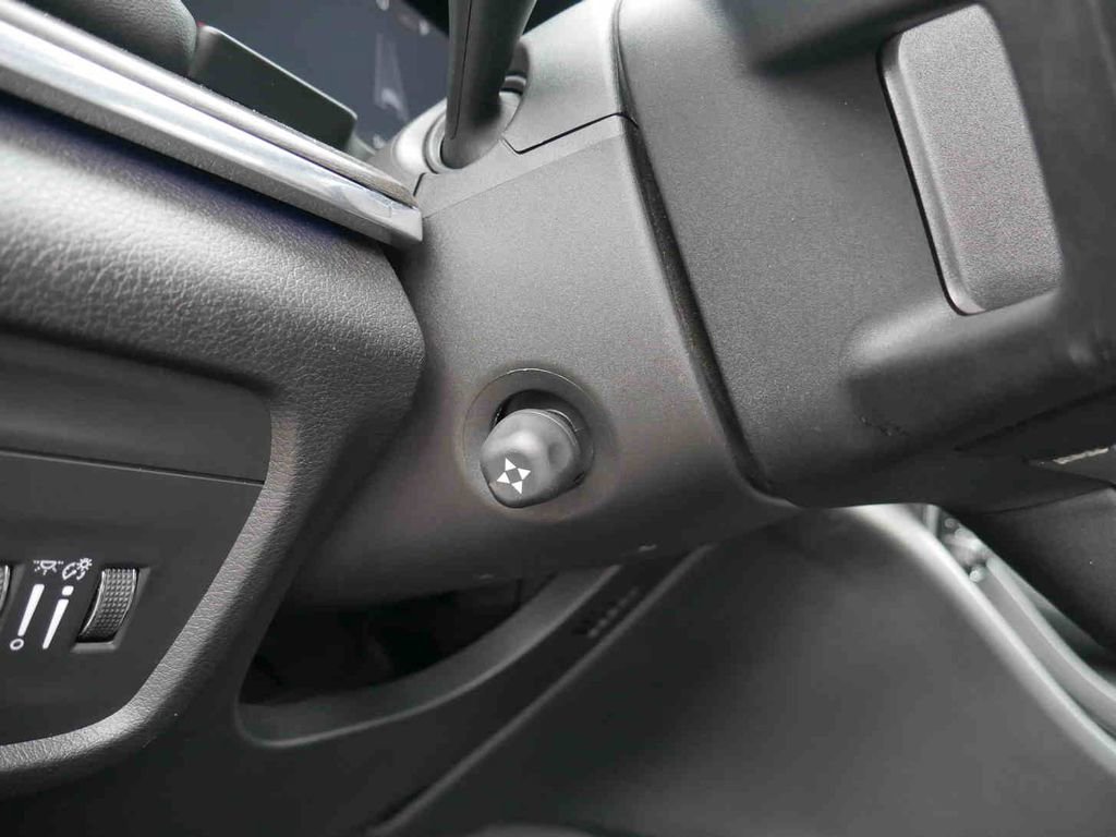 Used 2024 Jeep Grand Cherokee Overland image 28