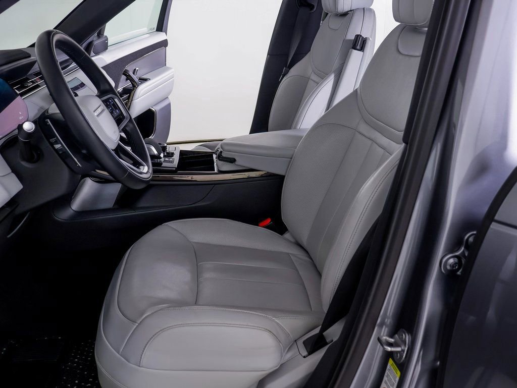 Used 2023 Land Rover Range Rover Sport SE image 5