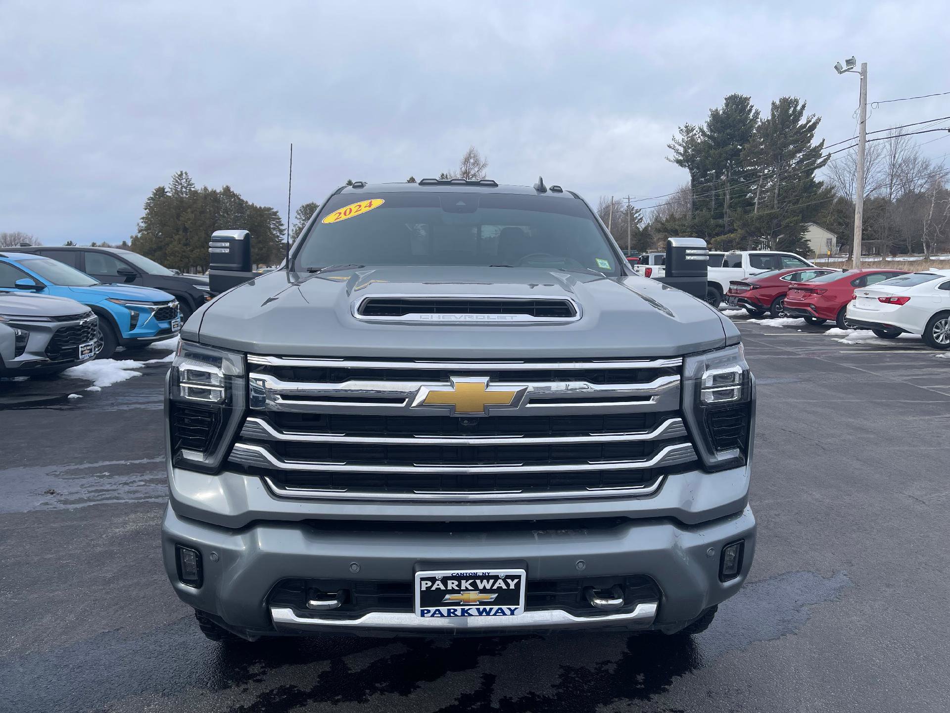 Used 2024 Chevrolet Silverado 2500 High Country w/ High Country Premium Package image 2