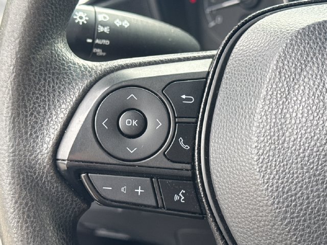 Used 2020 Toyota Corolla LE FWD image 32