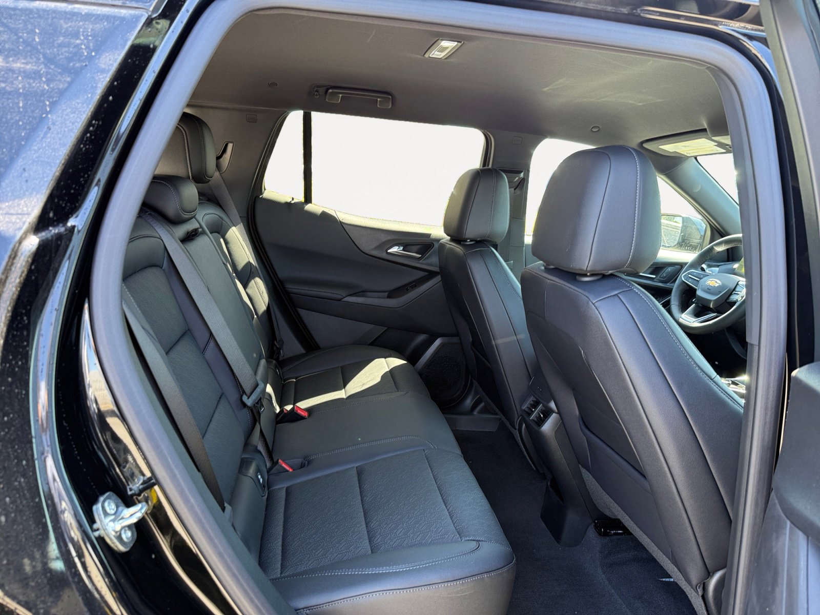 New 2026 Chevrolet Equinox LT w/ Convenience Package II FWD image 18