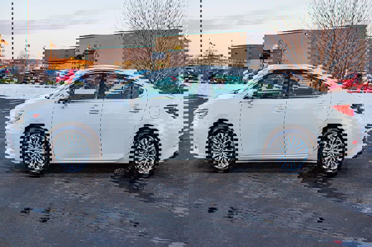 Used 2015 Lexus ES 350 image 4