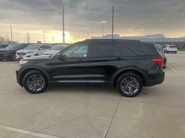 Used 2023 Ford Explorer XLT w/ Equipment Group 202A image 5