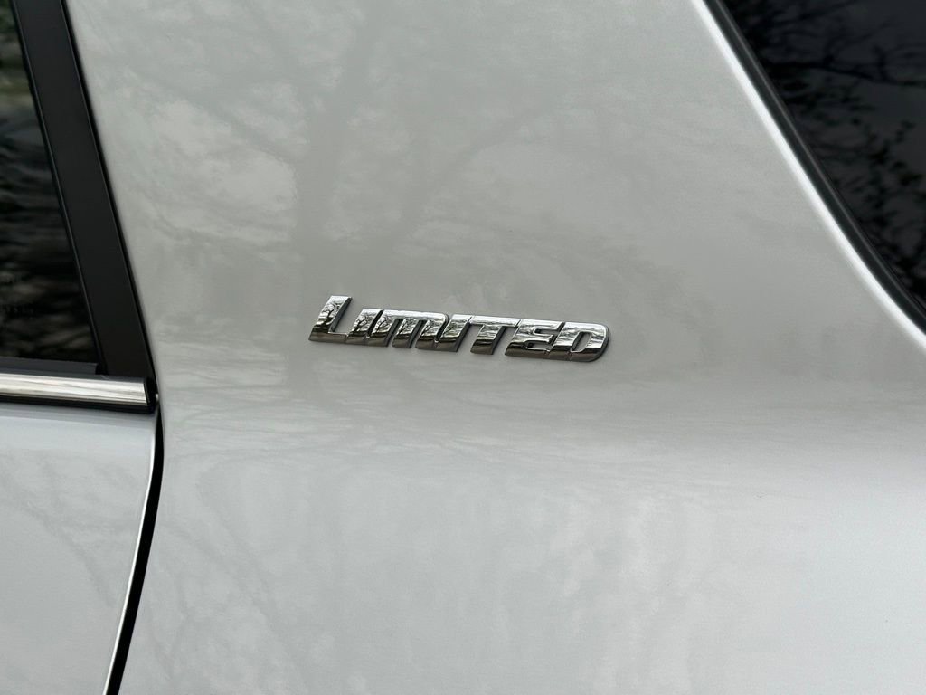 Used 2023 Toyota 4Runner Limited AWD/4WD image 15