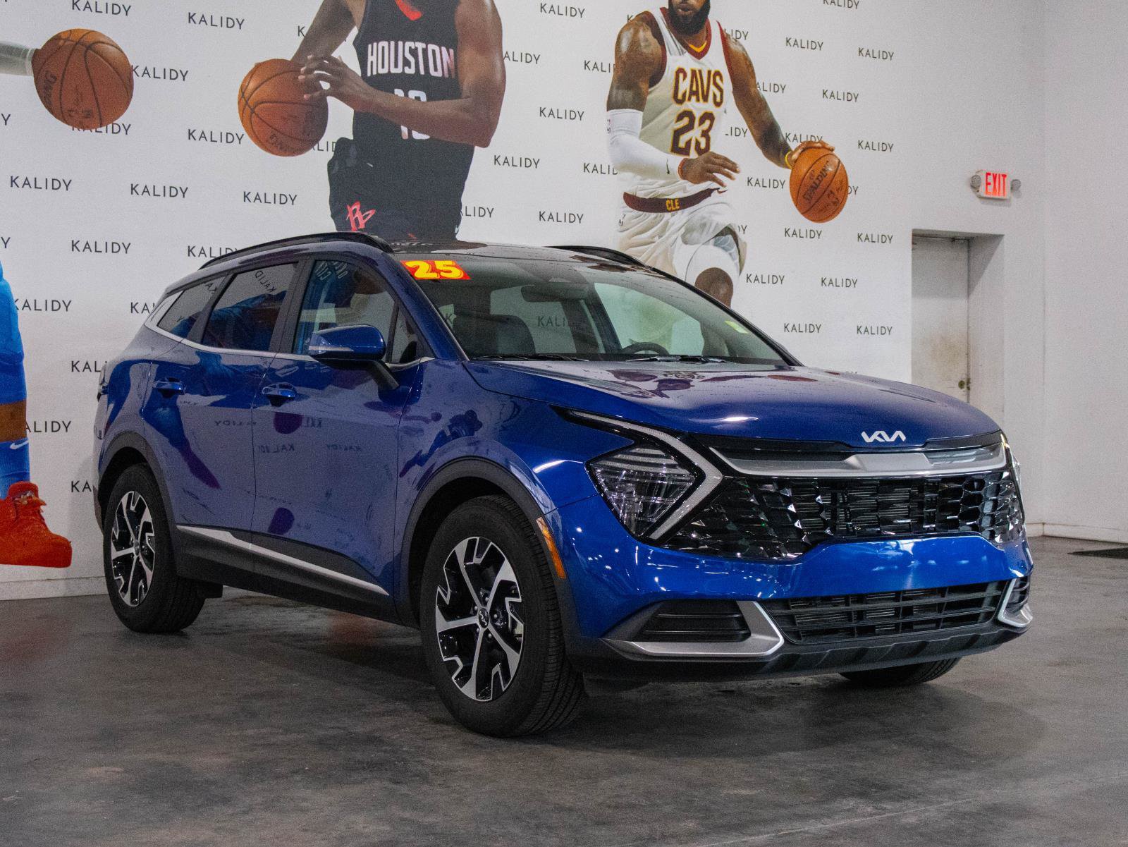 Used 2025 Kia Sportage EX w/ Premium Package FWD image 20