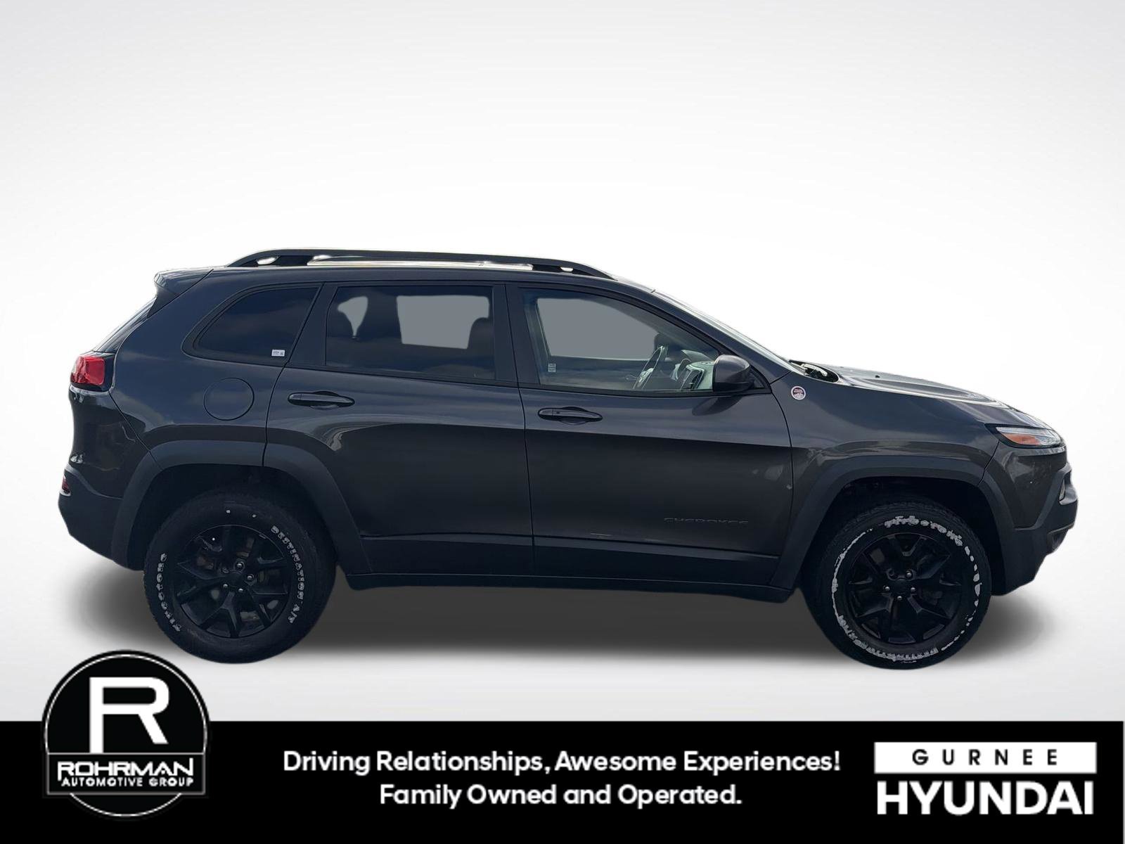 Used 2017 Jeep Cherokee Trailhawk w/ Comfort/Convenience Group AWD/4WD image 11