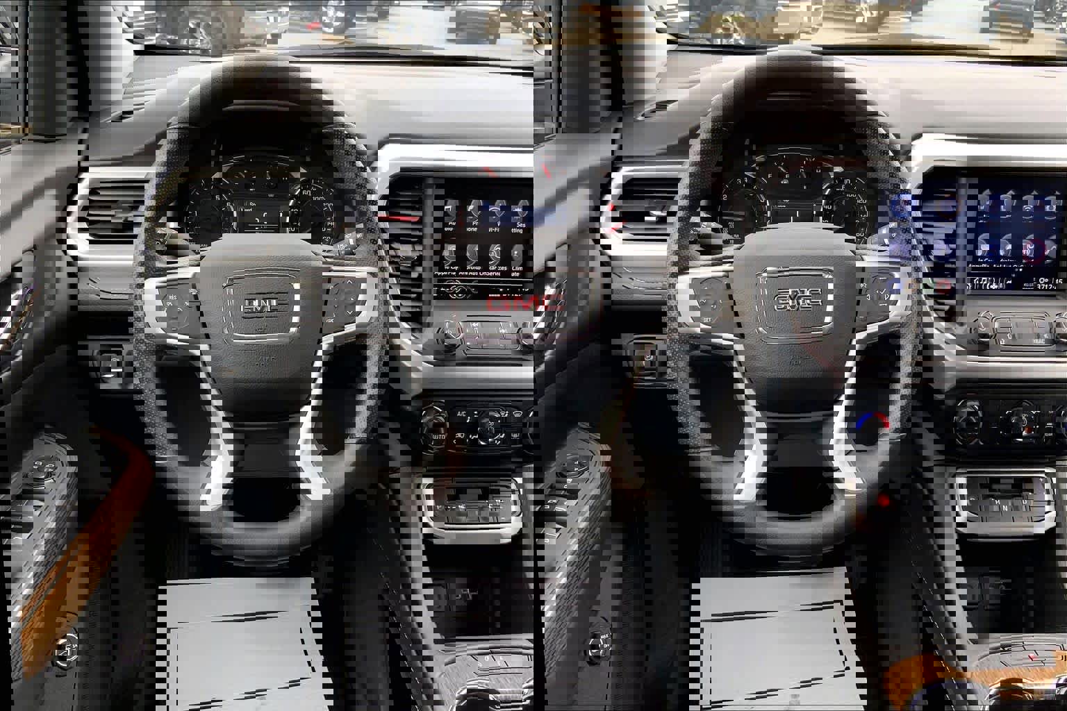 Used 2023 GMC Acadia SLE w/ Driver Convenience Package image 6