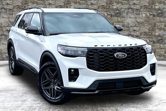 New 2026 Ford Explorer ST-Line w/ ST-Line Street Pack AWD/4WD image 1