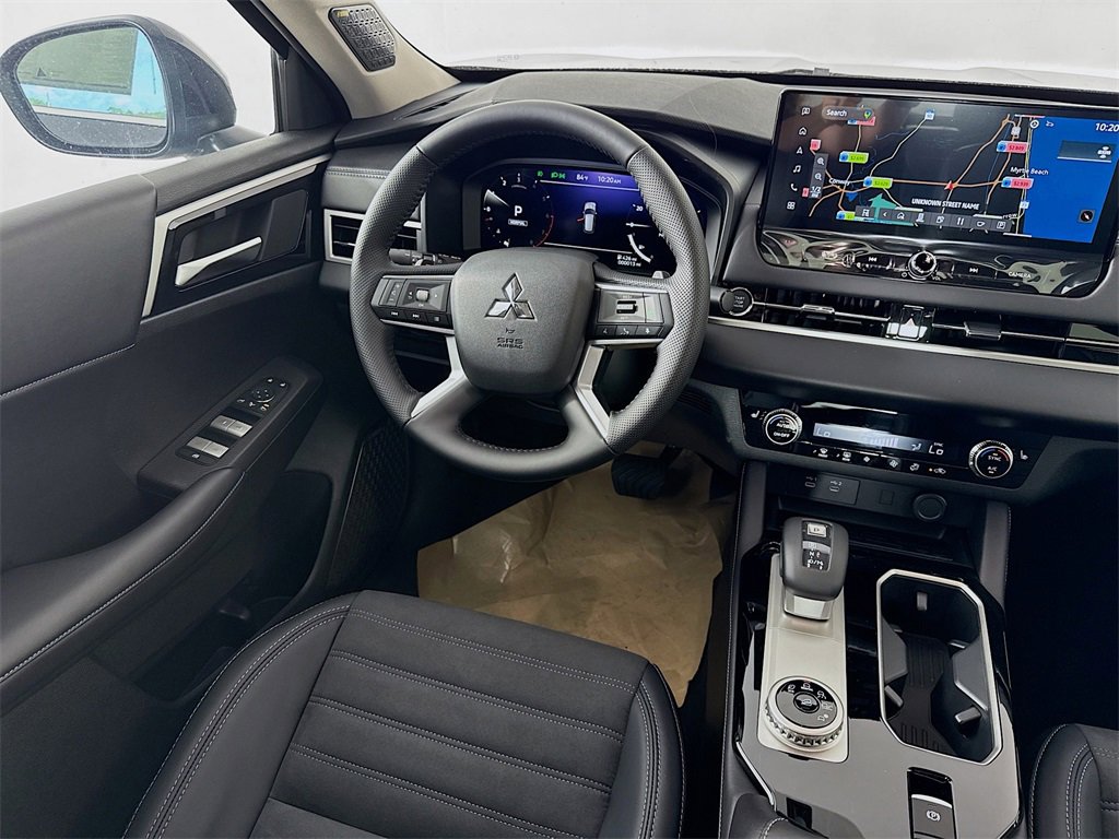 New 2025 Mitsubishi Outlander SE image 24