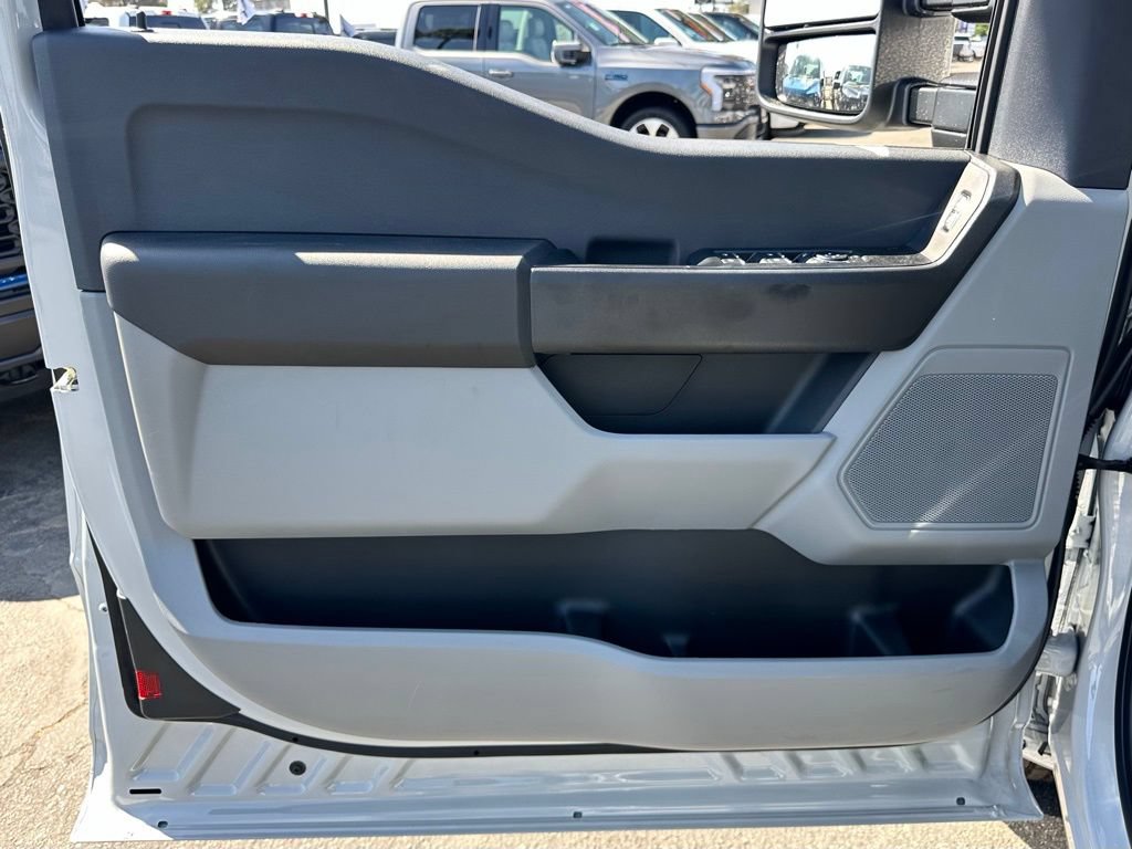 New 2026 Ford F250 XL w/ 360-Degree Camera Package RWD image 15