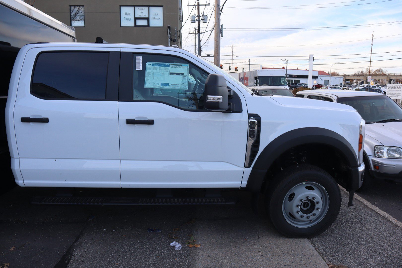 New 2026 Ford F550 4x4 Crew Cab image 3