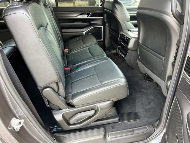 Used 2023 Jeep Wagoneer Series III w/ Convenience Group I image 14