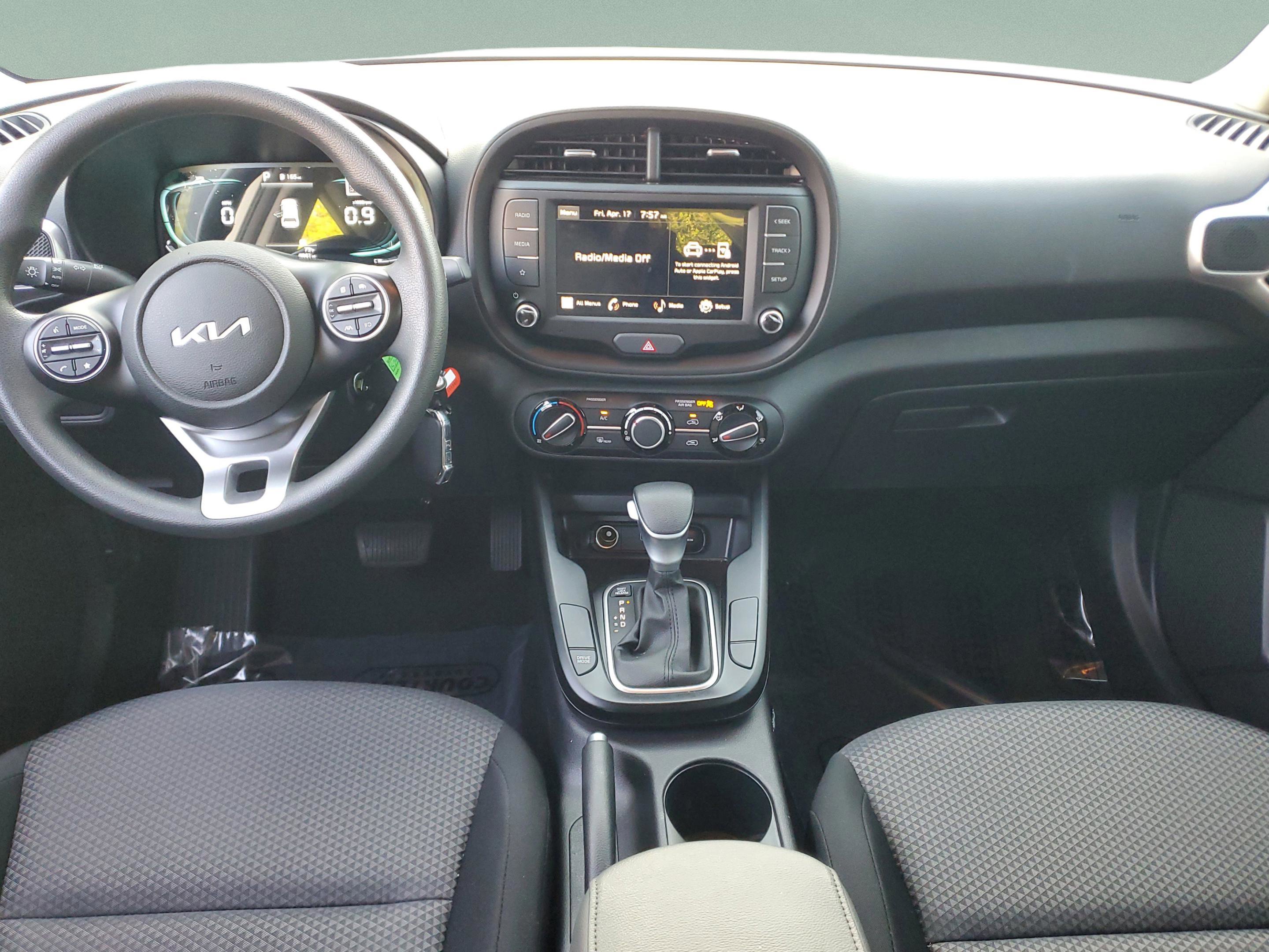 Certified 2025 Kia Soul LX w/ LX Technology Package image 8