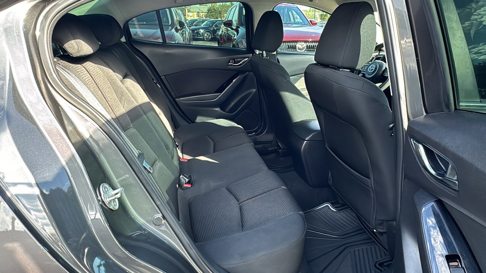 Used 2018 MAZDA MAZDA3 Sport w/ Preferred Equipment Package FWD image 22