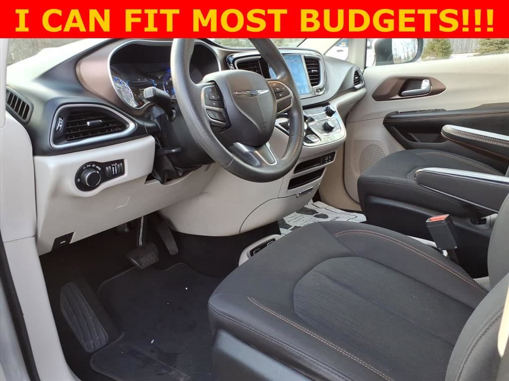 Used 2017 Chrysler Pacifica Touring image 13