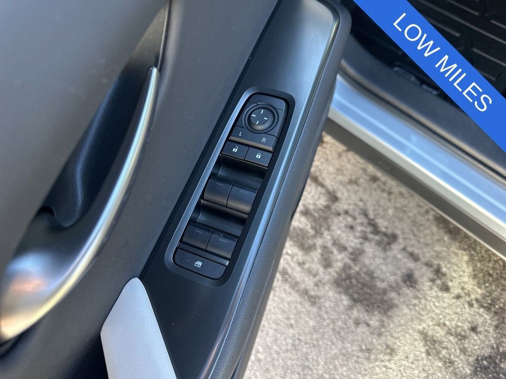 Used 2025 Lexus UX 300h FWD image 10