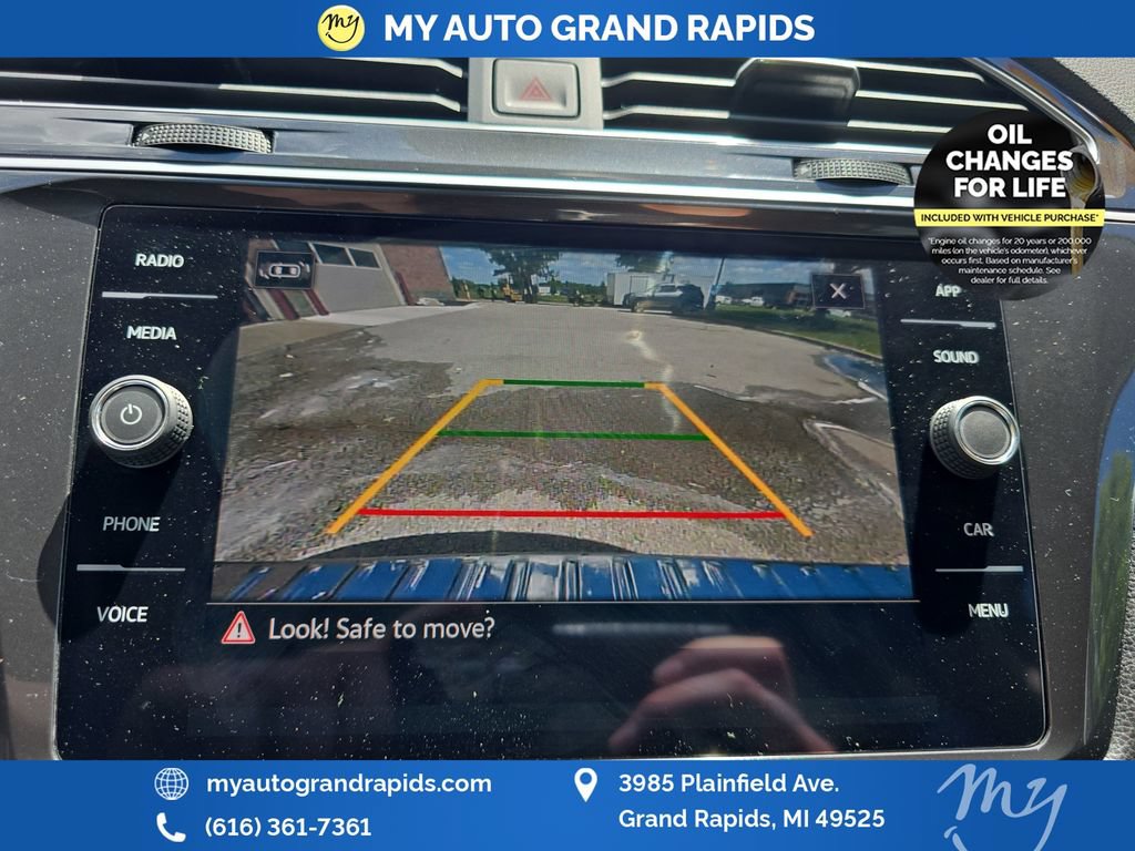 Used 2023 Volkswagen Tiguan SE AWD/4WD image 21