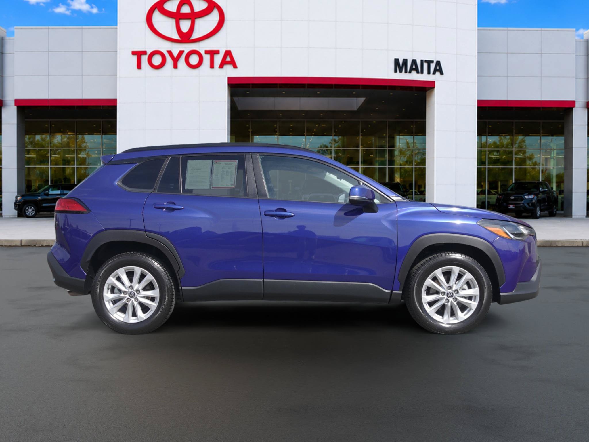 Certified 2022 Toyota Corolla Cross LE AWD/4WD image 2