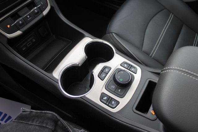 Used 2024 GMC Terrain Denali w/ Denali Premium Package AWD/4WD image 19