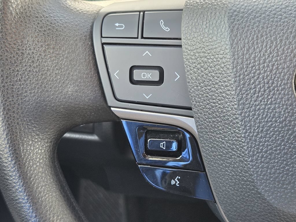 Used 2025 Toyota Camry LE FWD image 24
