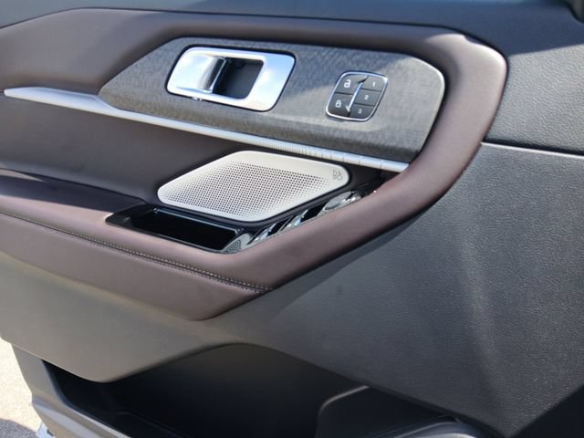 Certified 2026 Ford Explorer Platinum RWD image 19