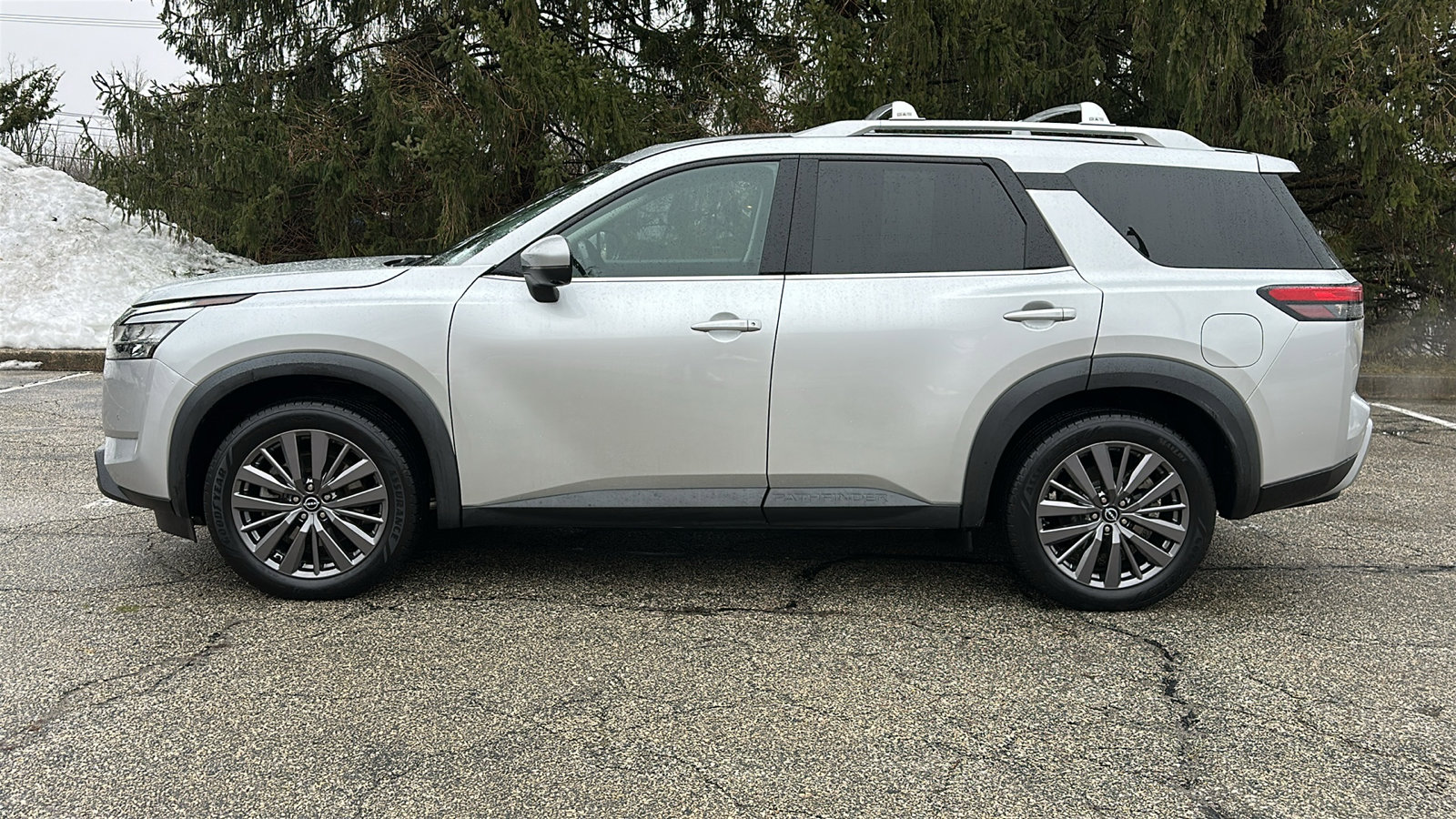 Certified 2023 Nissan Pathfinder SL w/ SL Premium Package image 28