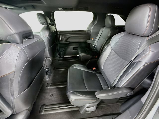 Certified 2021 Toyota Sienna XSE FWD image 27