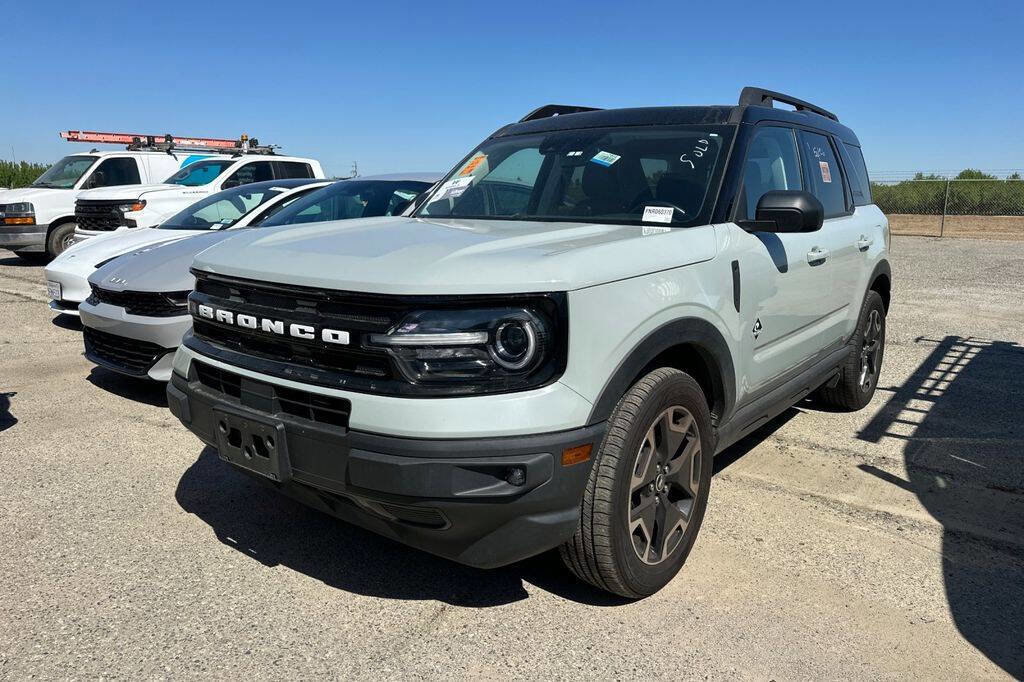 Used 2022 Ford Bronco Sport Outer Banks w/ Tech Package image 2
