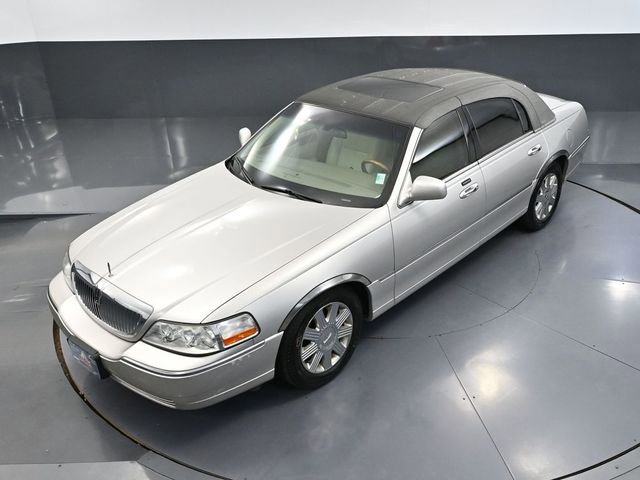 Used 2004 Lincoln Town Car Ultimate RWD image 49