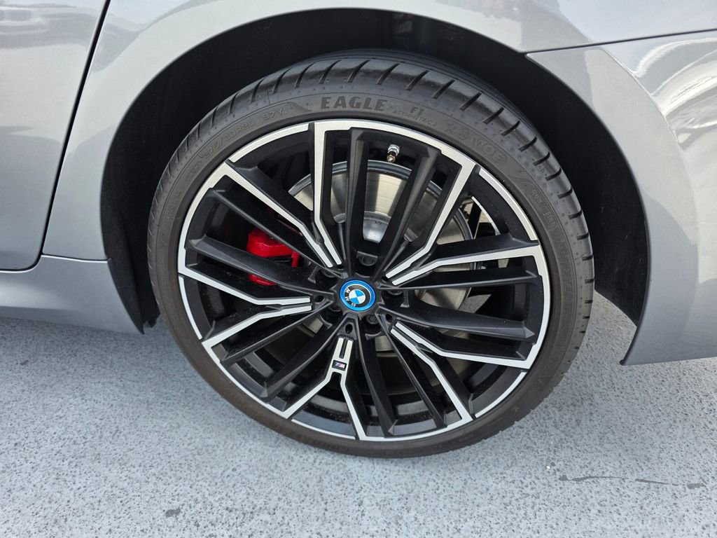 Certified 2023 BMW 530e w/ M Sport Package RWD image 18