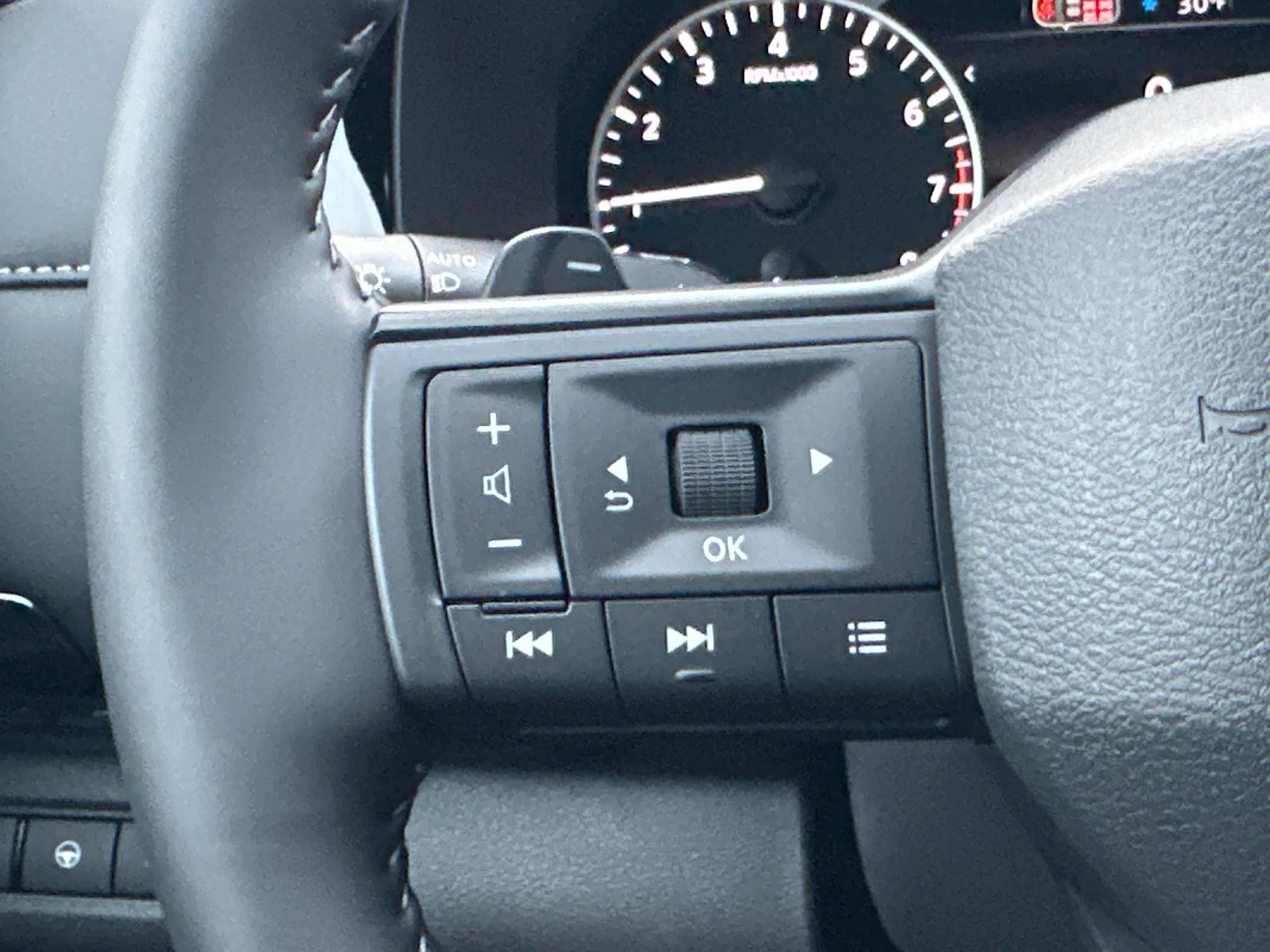 New 2026 Nissan Pathfinder SV image 38