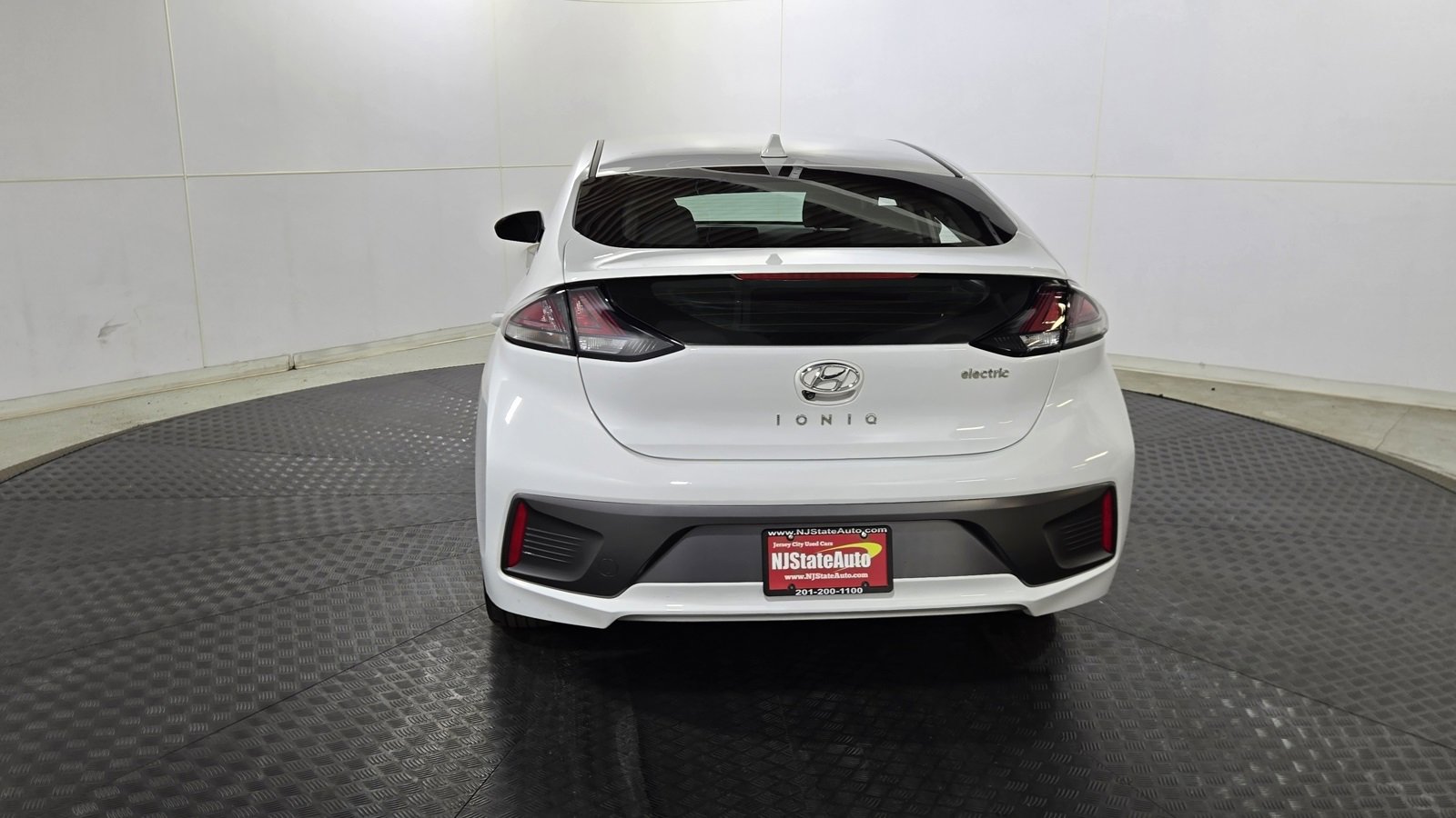Used 2021 Hyundai Ioniq SE image 6