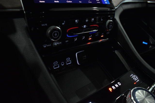 Used 2022 Jeep Grand Cherokee Summit w/ Luxury Tech Group V image 24