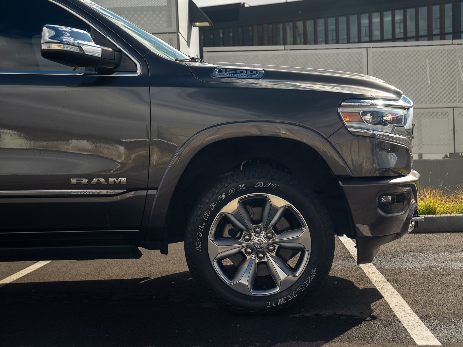 Used 2022 RAM 1500 Limited AWD/4WD image 16