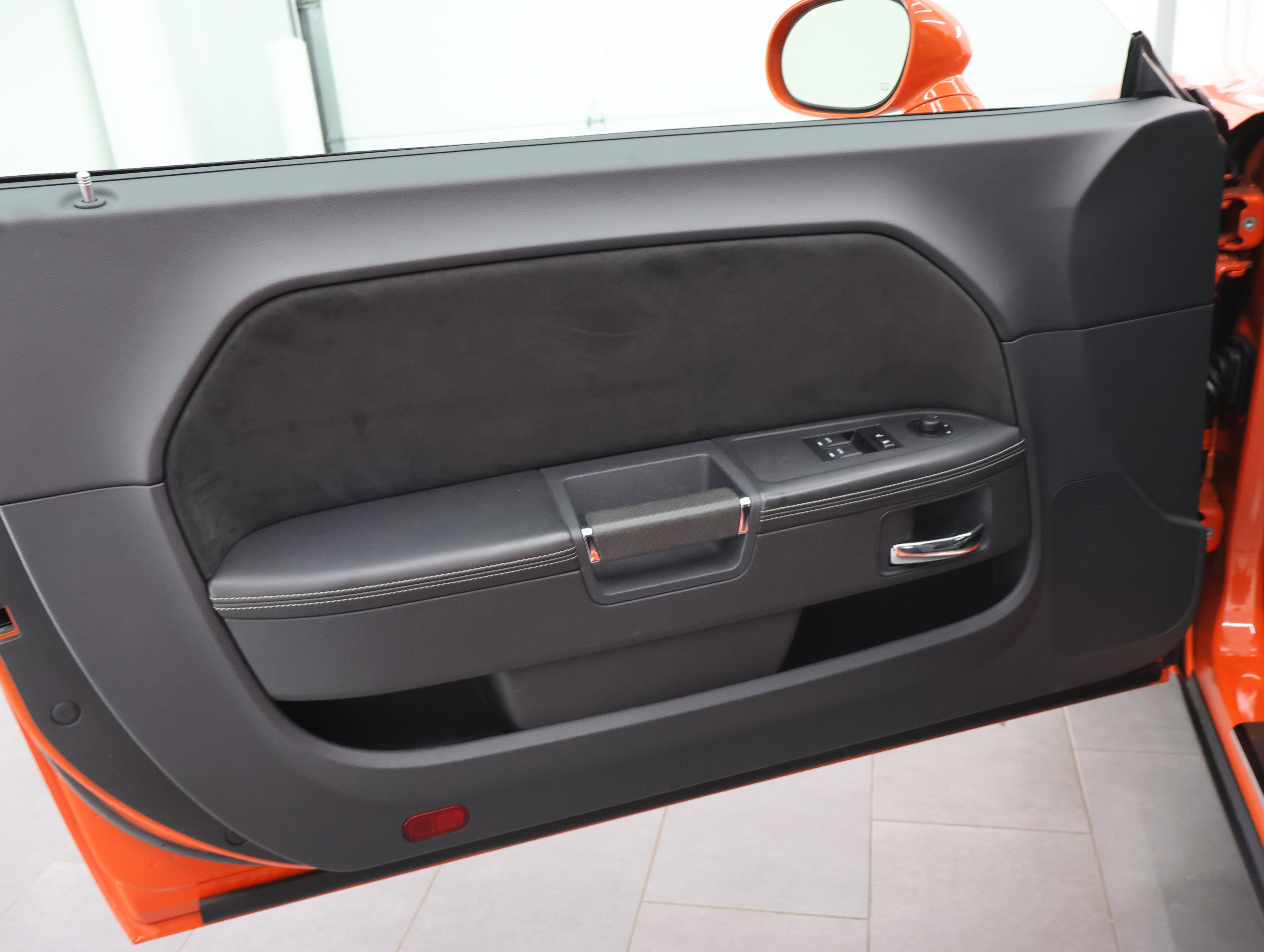 Used 2009 Dodge Challenger SRT8 w/ SRT Option Group II RWD image 34