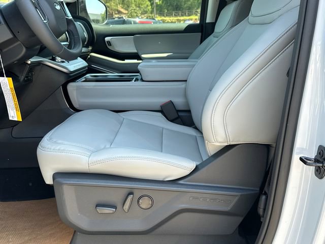 New 2026 Ford Expedition Active RWD image 9