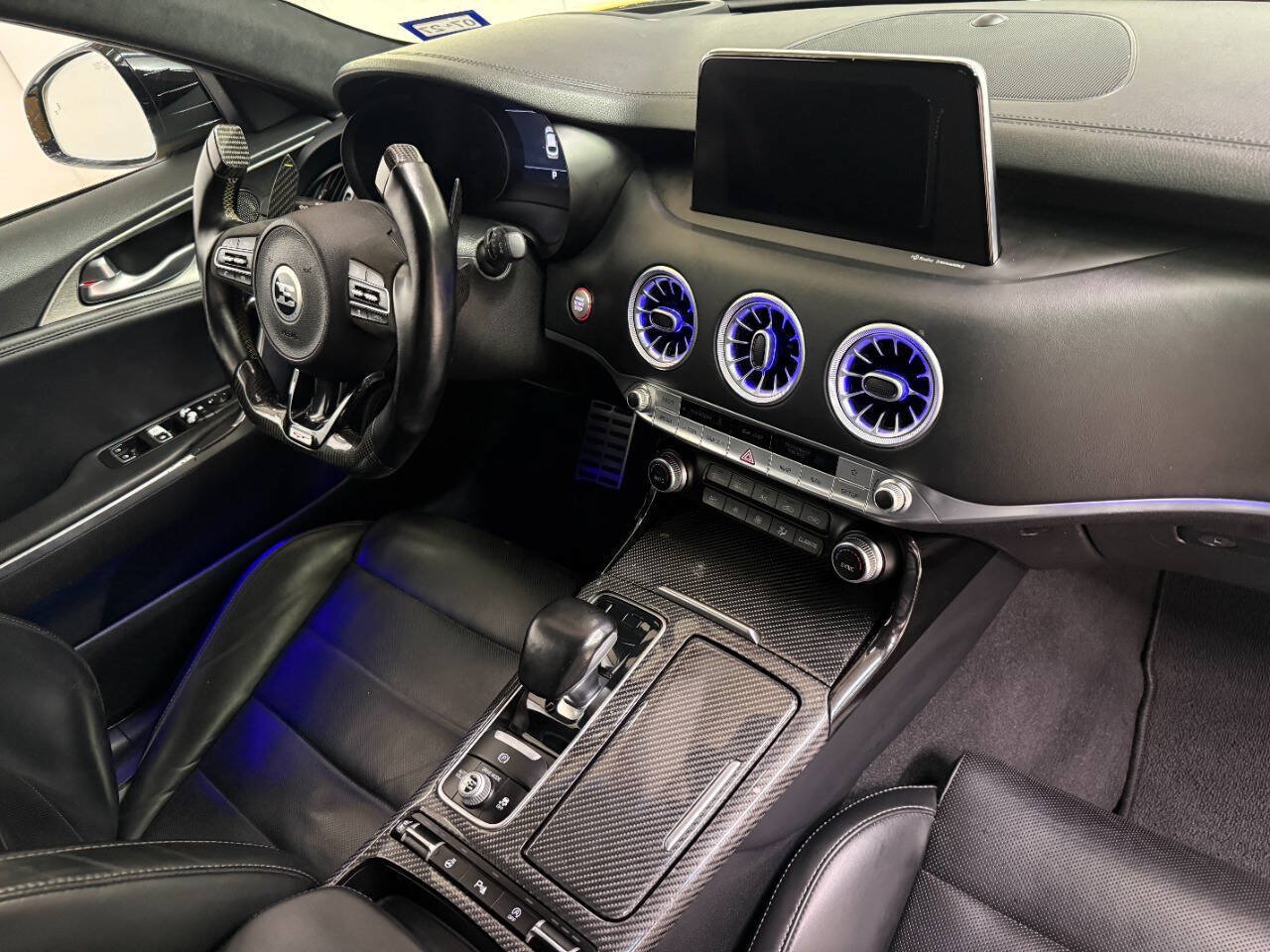 Used 2018 Kia Stinger GT2 AWD/4WD image 38